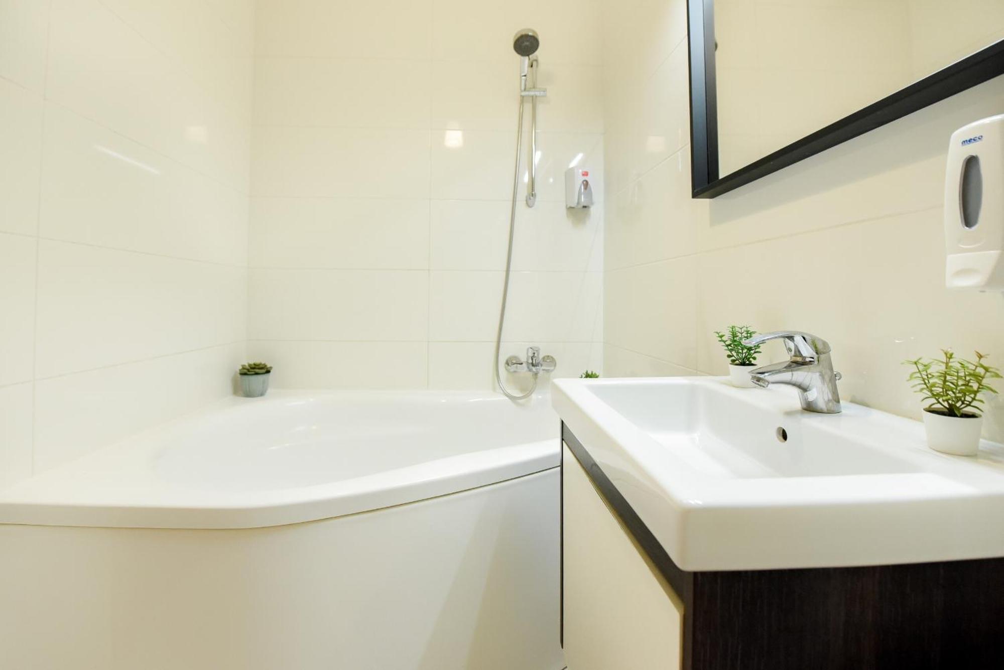 Apartment Long Heaven - Comfortable & Spacious In Baneasa *