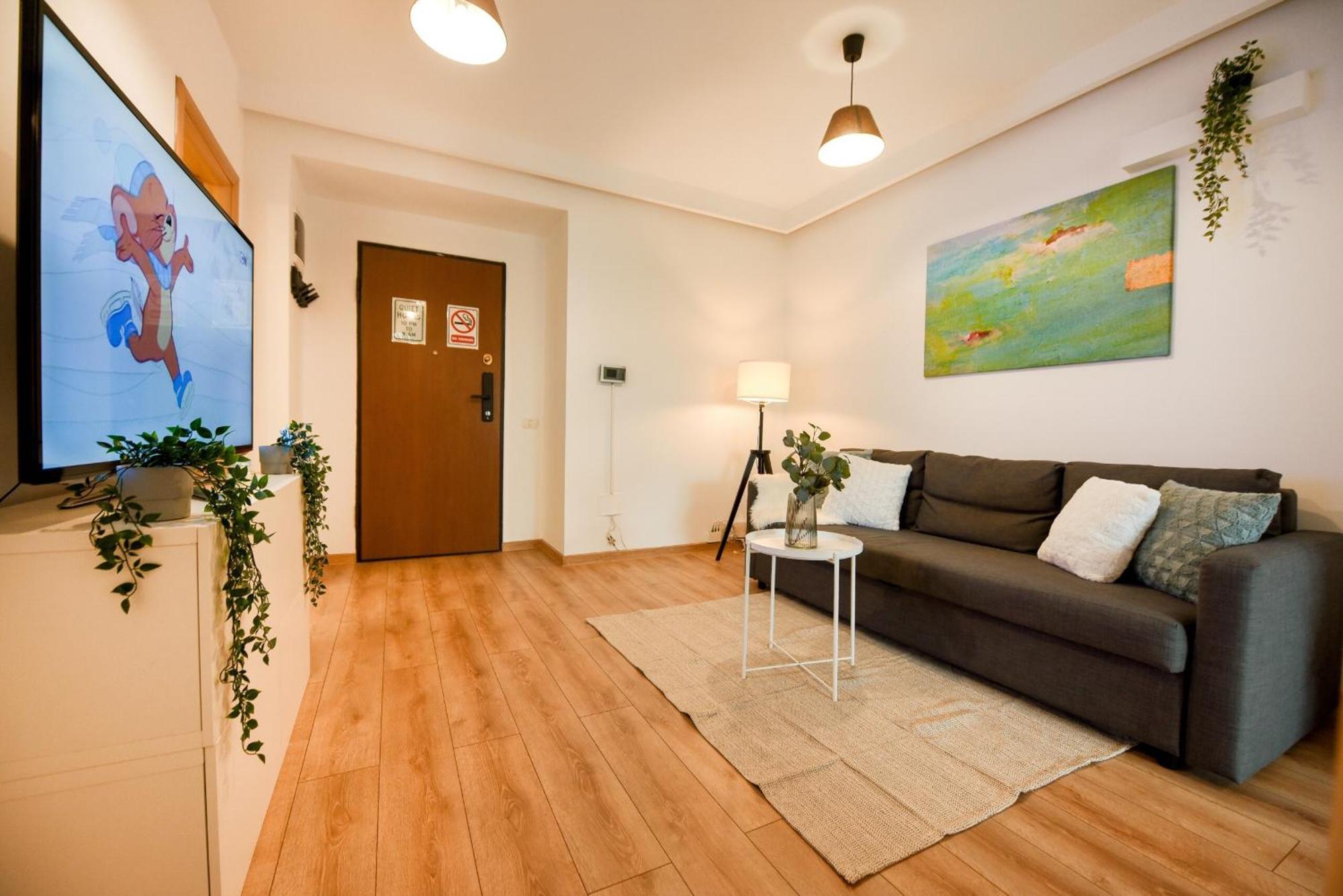 Long Heaven - Comfortable & Spacious In Baneasa Bucharest
