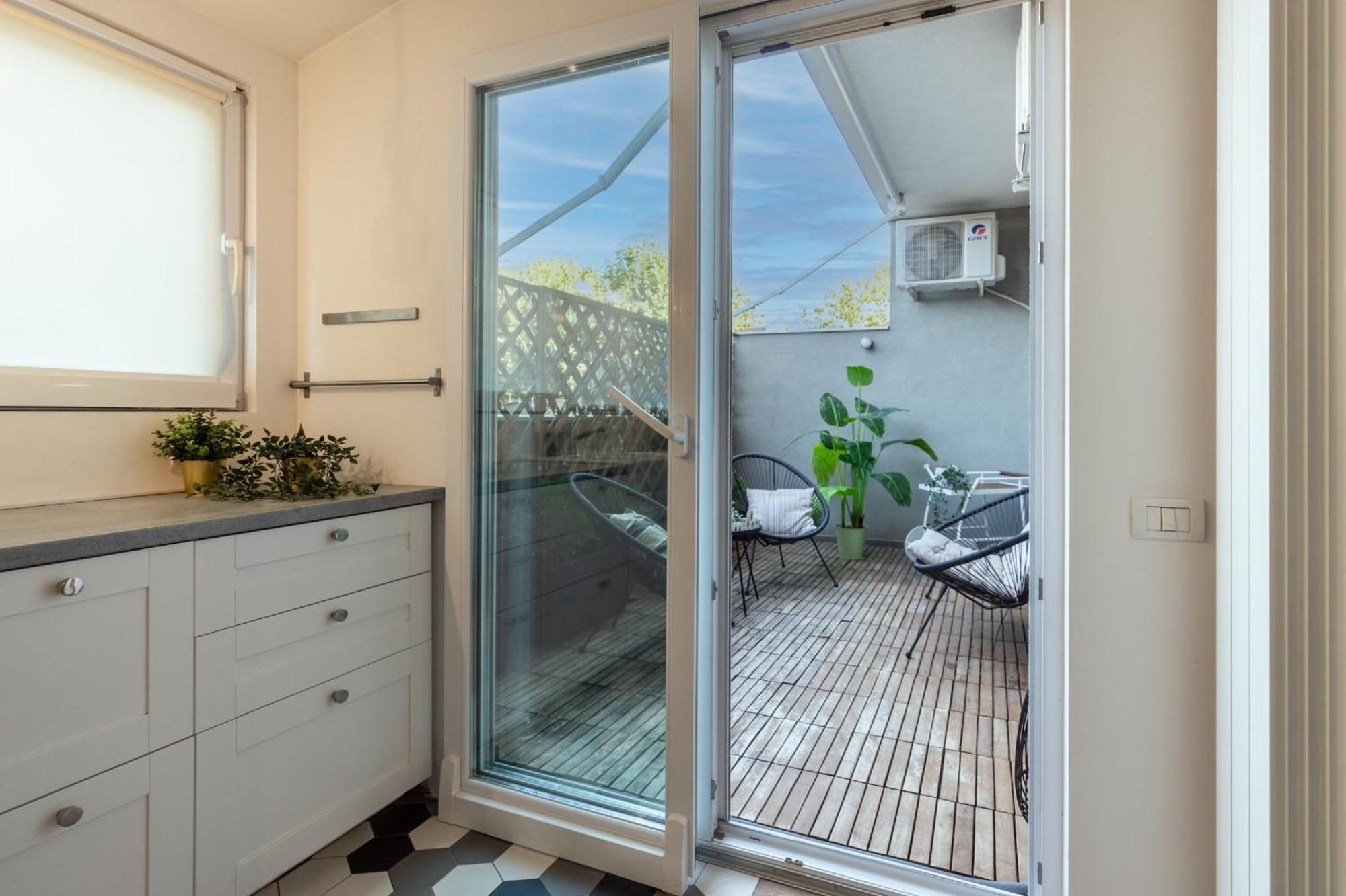 Long Heaven - Comfortable & Spacious In Baneasa * Bucharest